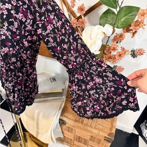 Idyllwind Black and Pink Floral kimono - Picture 2 of 5